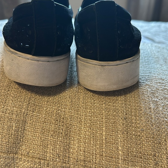 VIONIC women’s slip on sneakers suede black size 9 - Picture 10 of 10